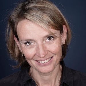 Caroline RAYMOND (Executive MS Stratégies Marketing & Communication dans un Monde Digital, 2008) Caroline RAYMOND (Executive MS Stratégies Marketing & Communication dans un Monde Digital, 2008)